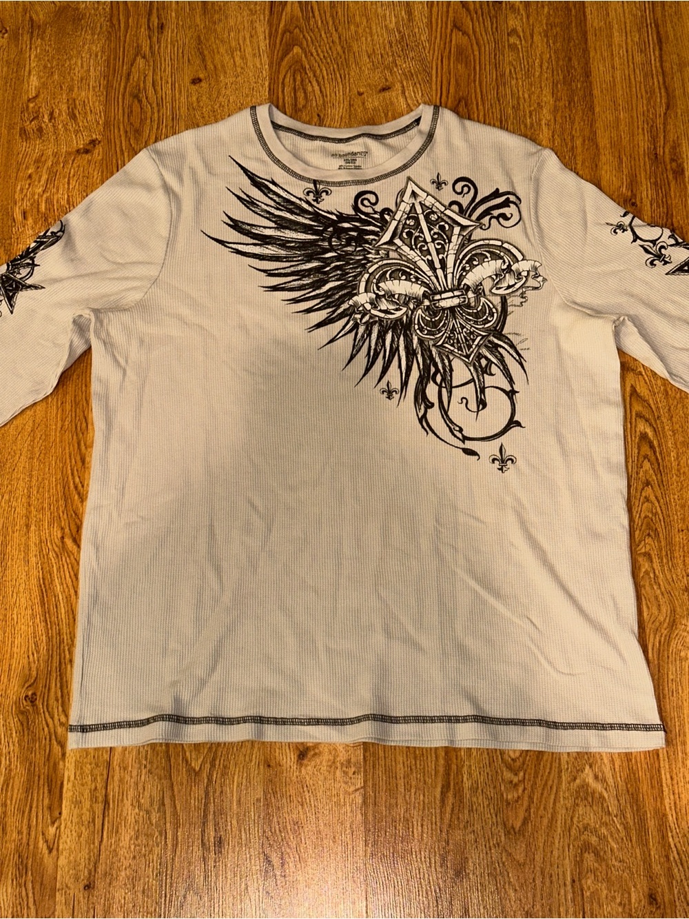 RARE Y2K No Boundaries Gothic Long Sleeve Fleur Wings Thermal 2XL Affliction